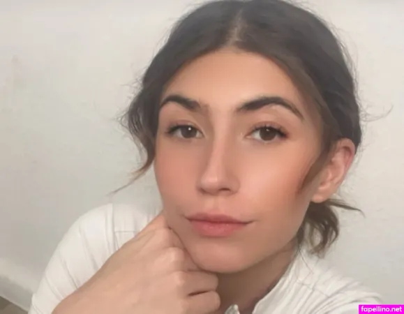 Elenafee OnlyFans Thumbnail #KeCqPxc50y