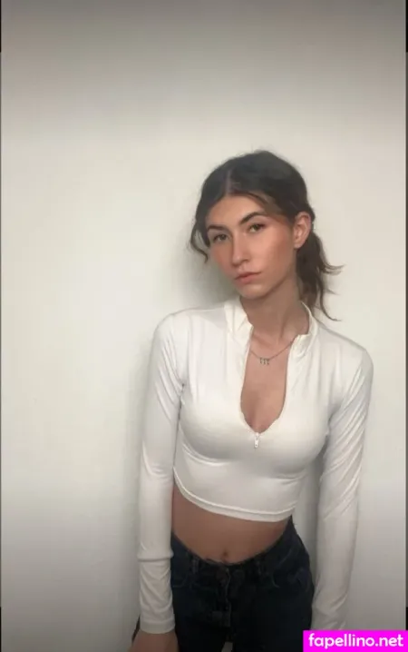 Elenafee OnlyFans Thumbnail #NTSGotRc8V