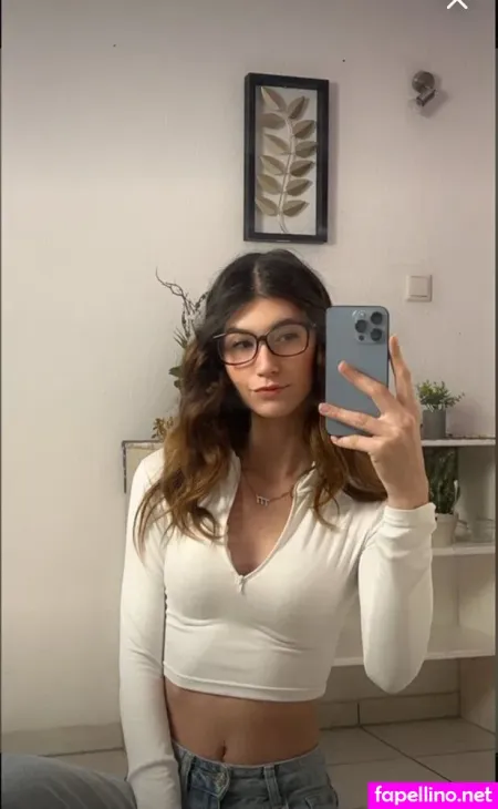 Elenafee OnlyFans Thumbnail #py8l2j7Vt0