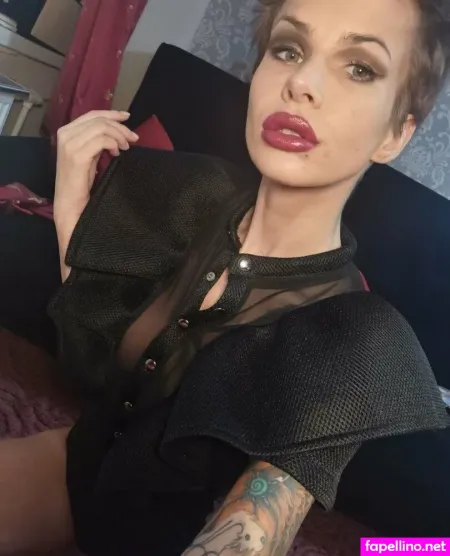 Elenahug OnlyFans Thumbnail #ZxMhVemuMH