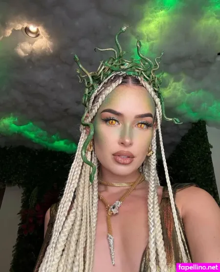 Elenakamperi 4 OnlyFans Thumbnail #4z906sXenQ