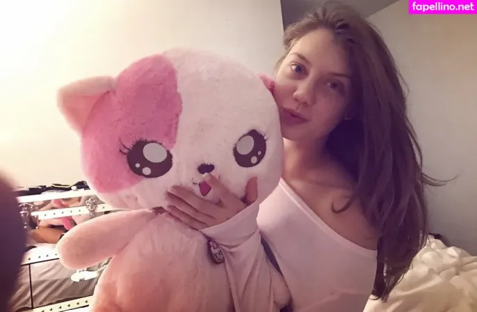 Elenakoshkaxoxo OnlyFans Thumbnail #0pBQNxnCx0