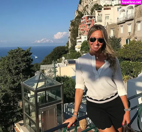 Elenamici OnlyFans Thumbnail #Hknj6pfYcf