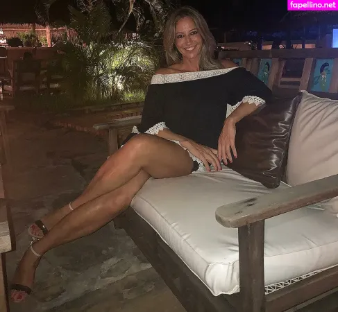 Elenamici OnlyFans Thumbnail #NLJNHtoibJ