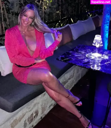 Elenamici OnlyFans Thumbnail #VsYYUdguQA