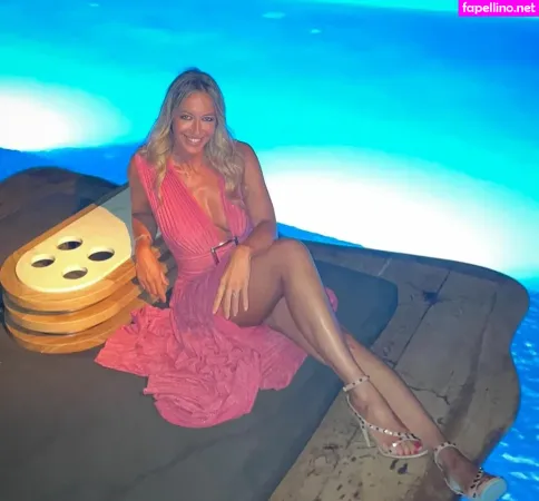 Elenamici OnlyFans Thumbnail #i6exMBVUIt