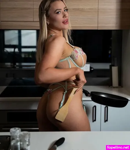 Elenaraye OnlyFans Thumbnail #NKFS5xJGEX