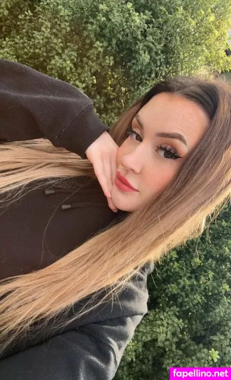 Elenaraye OnlyFans Thumbnail #ZCuCGJqluy