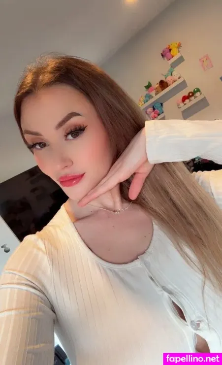 Elenaraye OnlyFans Thumbnail #a9vhxviWNj