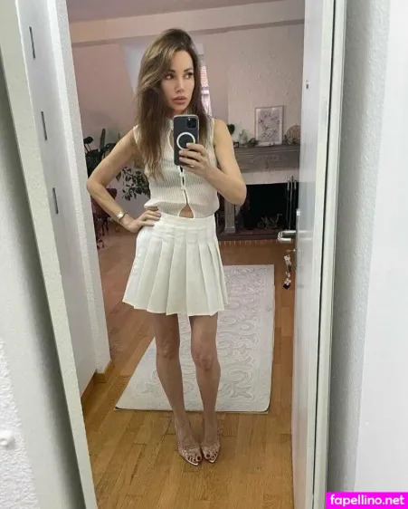 Elenaroseyourewife OnlyFans Thumbnail #2bWn0SJ0P6
