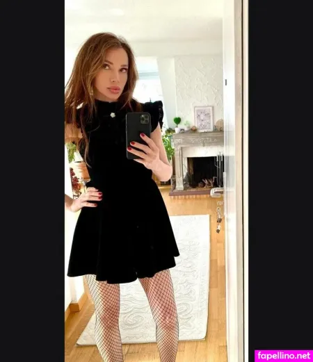 Elenaroseyourewife OnlyFans Thumbnail #jnqp12OEJw