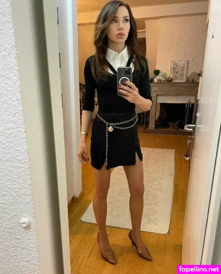 Elenaroseyourewife OnlyFans Thumbnail #jzfJ8YZeuC