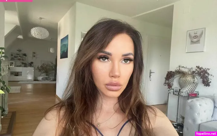 Elenaroseyourewife OnlyFans Thumbnail #pQ3OzNeiuq