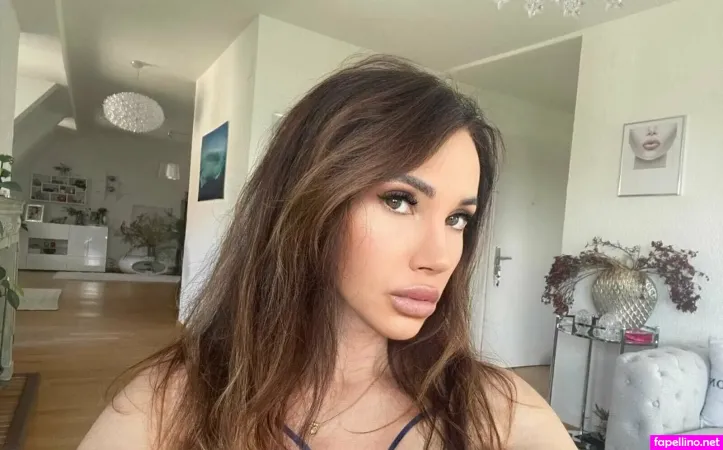Elenaroseyourewife OnlyFans Thumbnail #y2ukYFqtfJ