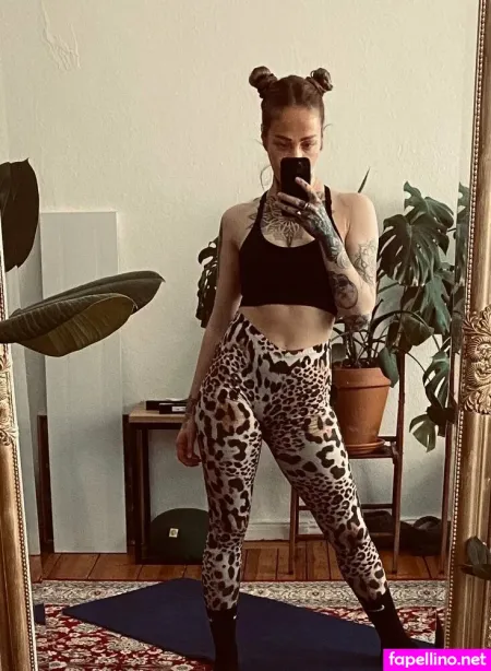 Elenascrib OnlyFans Thumbnail #6AKeNYpNh0