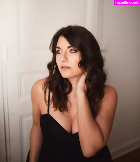 Eleonore Costes OnlyFans Thumbnail #boSIRYQBmr