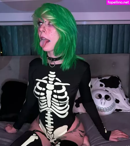 Elflovingherself OnlyFans Thumbnail #0B6aATppAI