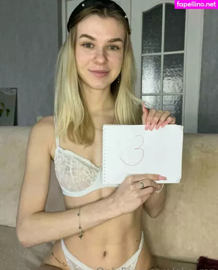 Elia Roz OnlyFans Thumbnail #TUPKAKqwV4