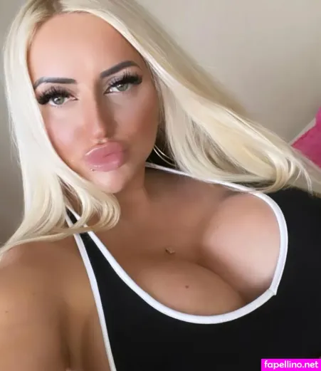 Elina Kalversa Main Profile Photo