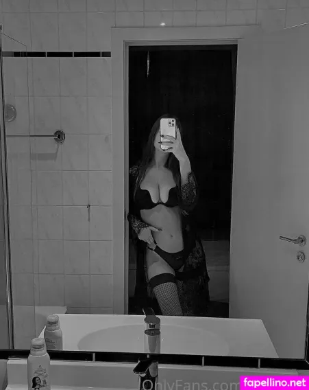 Elinaprt OnlyFans Thumbnail #yvOn0HuyWC