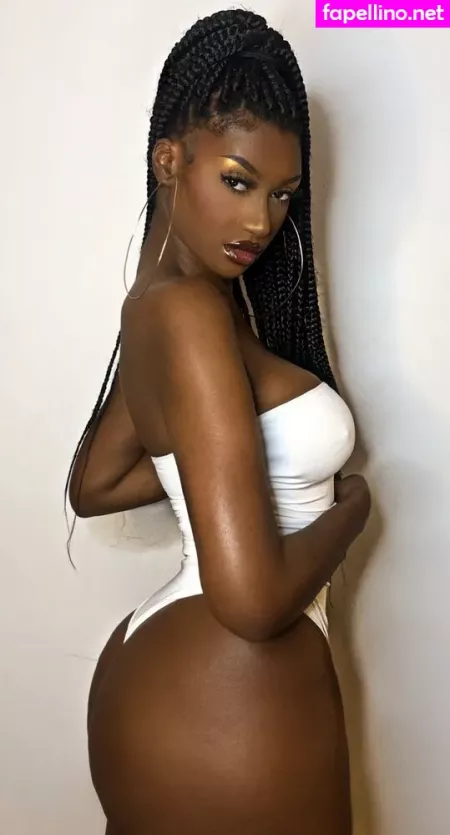 Elinda San OnlyFans Thumbnail #HeVBa4x1W3