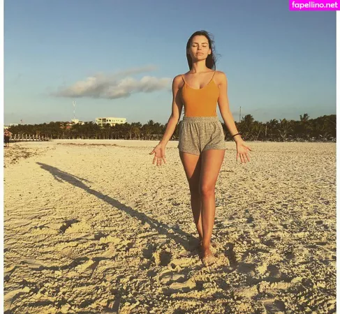 Eline Powell OnlyFans Thumbnail #tH8PAWyl6d