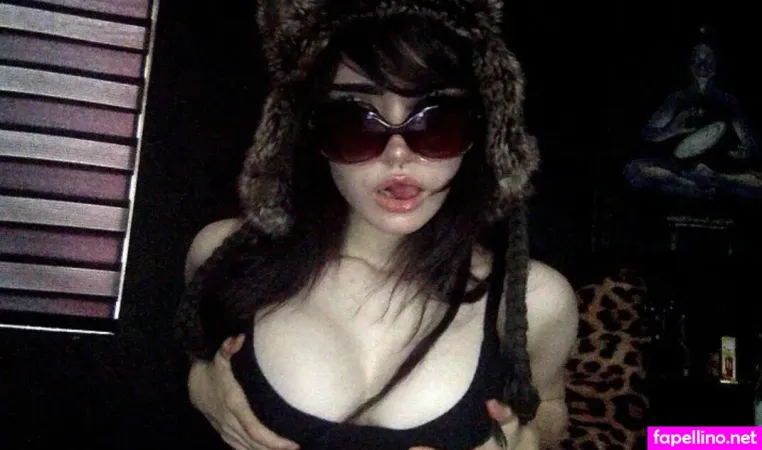 Elinoiiddx OnlyFans Thumbnail #sSVkWhNSNn