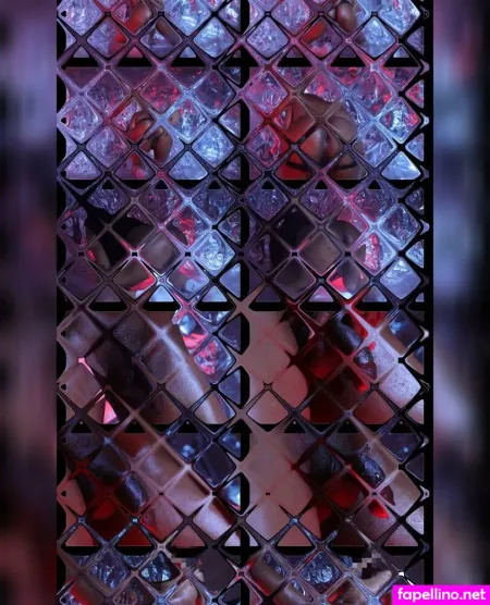 Elinya Main Profile Photo