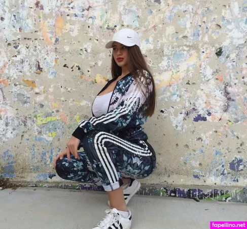 Elisa Berami OnlyFans Thumbnail #Z8gxxQ7TT9