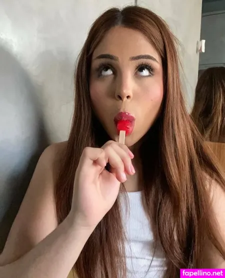 Elisa Icy OnlyFans Thumbnail #0UTxqR3h5t