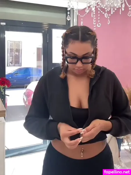 Elisa Loah Rlr OnlyFans Thumbnail #YoXec9NxWi