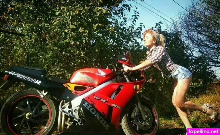 Elisa Venus OnlyFans Thumbnail #iXPmnbM7i4