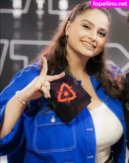 Elisabeth Marchini OnlyFans Thumbnail #FUpUr3lzKI