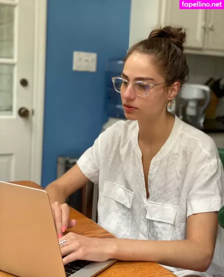 Elisabeth Marchini OnlyFans Thumbnail #cDyG24gFSE