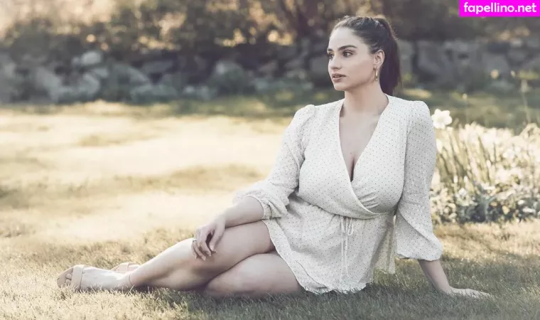 Elisabeth Marchini OnlyFans Thumbnail #tTWD9LM3or