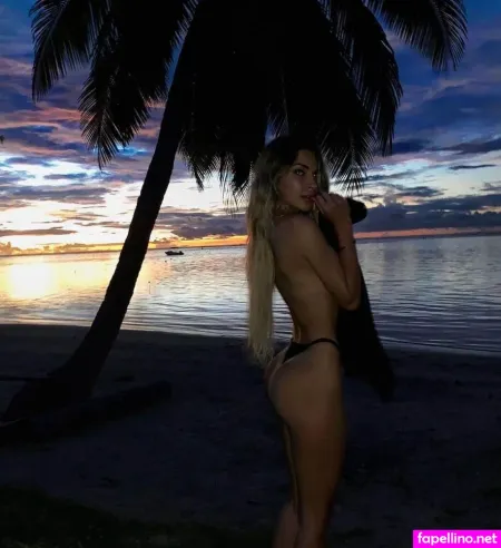 Elisabeth Rioux OnlyFans Thumbnail #9xPYR6GRdB