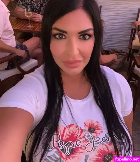 Elisabetta Mediterraneagirl OnlyFans Thumbnail #E0SWYOEmSj