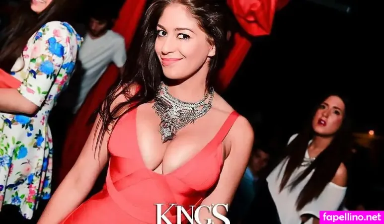 Elisabetta Sterni OnlyFans Thumbnail #01SXKKatkN