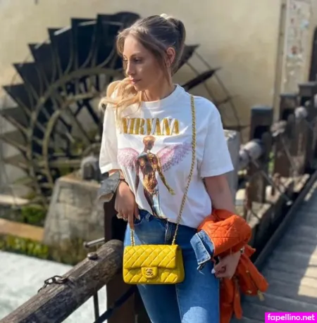 Elisabetta Sterni OnlyFans Thumbnail #bH1BGeTyxx