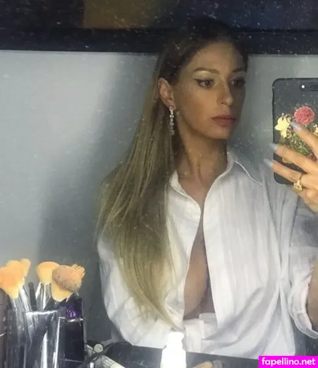 Elisabetta Sterni OnlyFans Thumbnail #q9o5z6oyGp