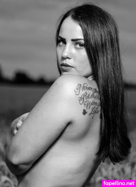 Elisaofficialx OnlyFans Thumbnail #BXeAtS7VE7