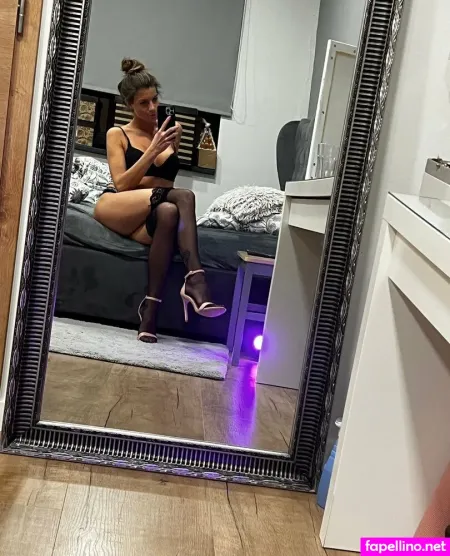 Elisbelle OnlyFans Thumbnail #4fTPSHpWK1