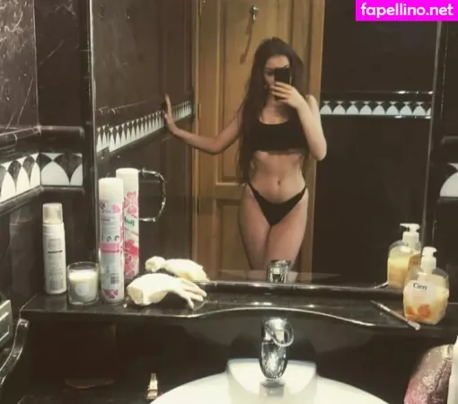 Elise Clayton OnlyFans Thumbnail #VtNqZlS0q2