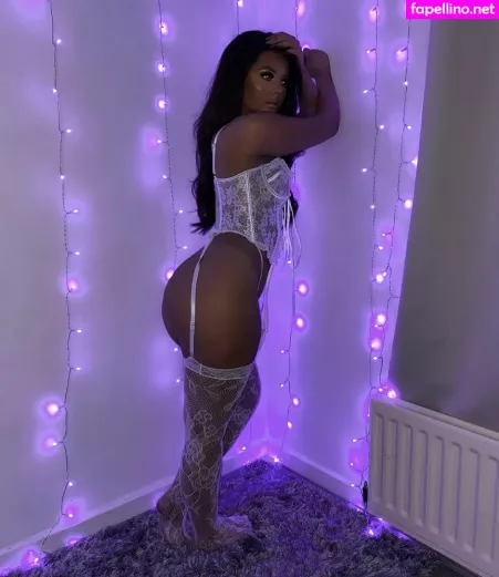 Elise Clayton OnlyFans Thumbnail #z8h27E6izO