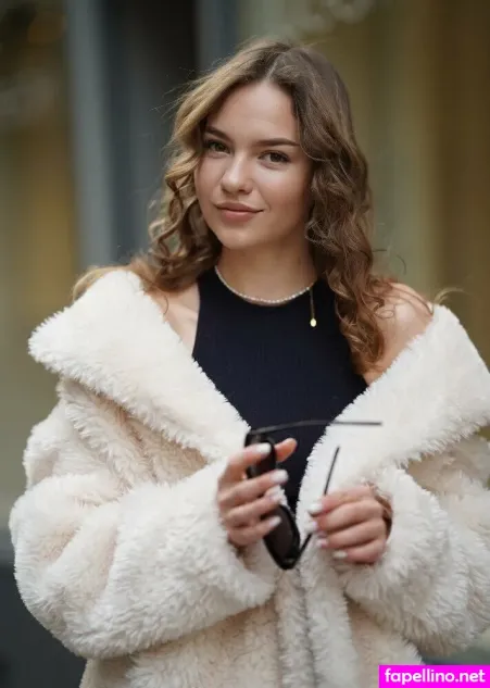 Elisees OnlyFans Thumbnail #vyFUW4ycG1