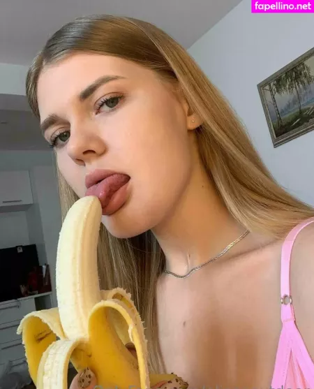 Elisenextdoor OnlyFans Thumbnail #EfZOlSUjej