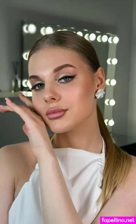 Eliz Abeta OnlyFans Thumbnail #FPOf0jCSqj