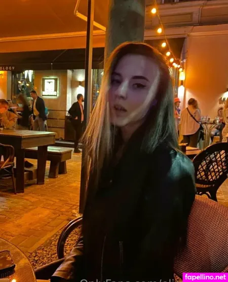 Elizabet Ua OnlyFans Thumbnail #28xPus3XwR