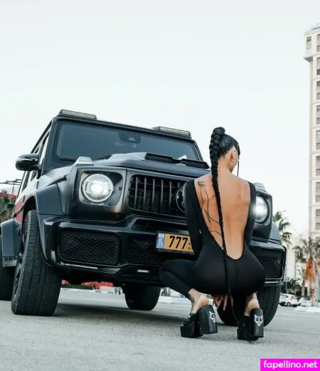 Elizabeta Grinberg OnlyFans Thumbnail #Wq9El3qgxy
