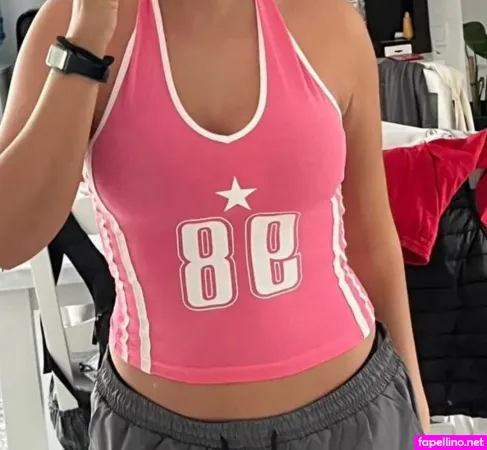 Elizabeth Alker OnlyFans Thumbnail #Lsxx82dpzH